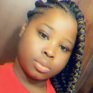 Meet your Posher, Elisa